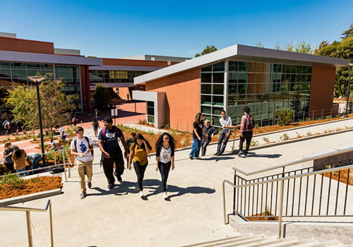 What is the Average Class Size for Honors Courses at a Science School in Contra Costa County?